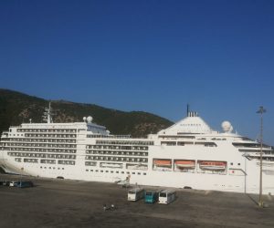 Ήγουμενίτσα: «Έδεσε» στην Ηγουμενίτσα τo κρουαζιερόπλοιο «Silver Spirit»-Επίσκεψη του Προέδρου του ΟΛΗΓ Ανδρέα Νταή στο πλοίο