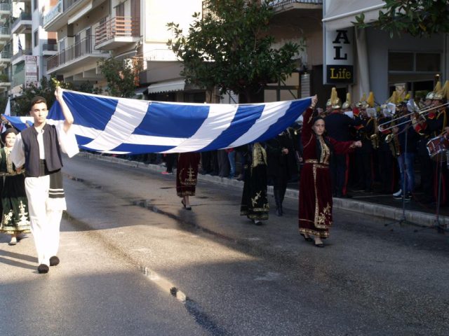 Θεσπρωτία: Με λαμπρότητα γιορτάστηκε και φέτος η 28η Οκτωβρίου στην Ηγουμενίτσα (+ΦΩΤΟ)