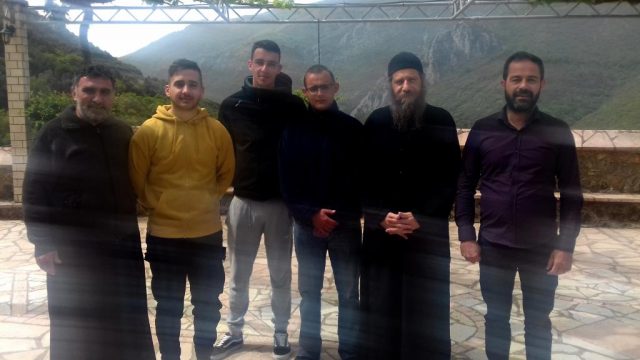 Θεσπρωτία: Nέοι της ενορίας Κεστρίνης Θεσπρωτίας προσκύνησαν στη Μονή Γηρομερίου τη Μ. Εβδομάδα