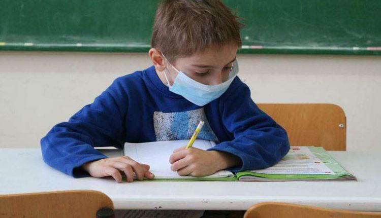 Θεσπρωτία: ΥΠΕΣ - 25.000 ευρώ στους 3 δήμους της Θεσπρωτίας για αγορά μασκών σε μαθητές και εκπαιδευτικούς (απόφαση)